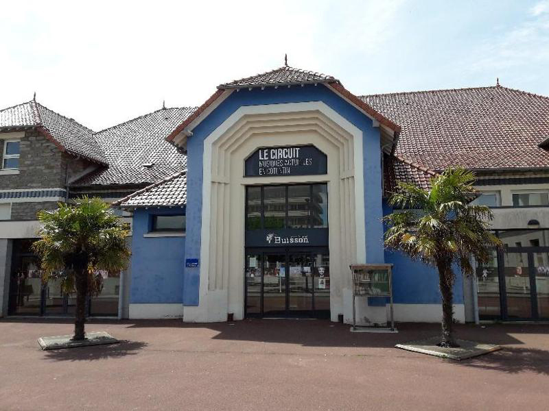 Façade de l'espace culturel Buisson